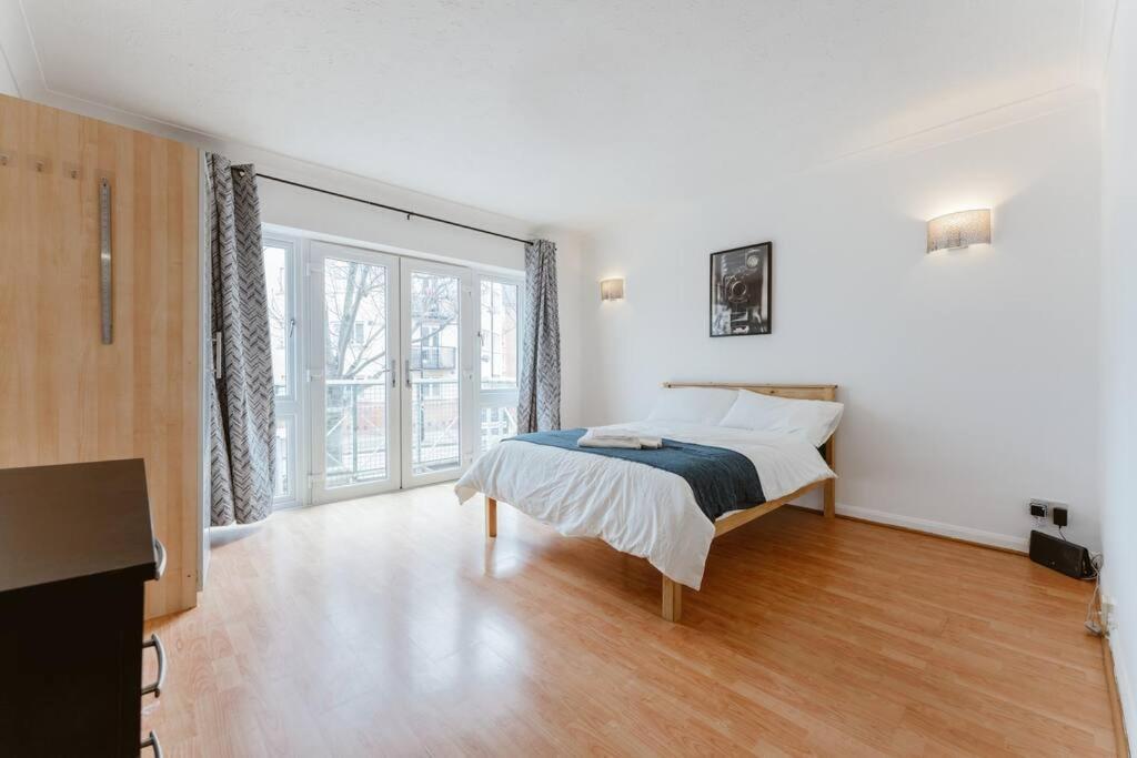 Up To 4 People, In A Share House Next To Bridge Appartement